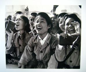 Unge rødgardister på Tienan'men pladsen i 1966 - starten på Kulturrevolutionen